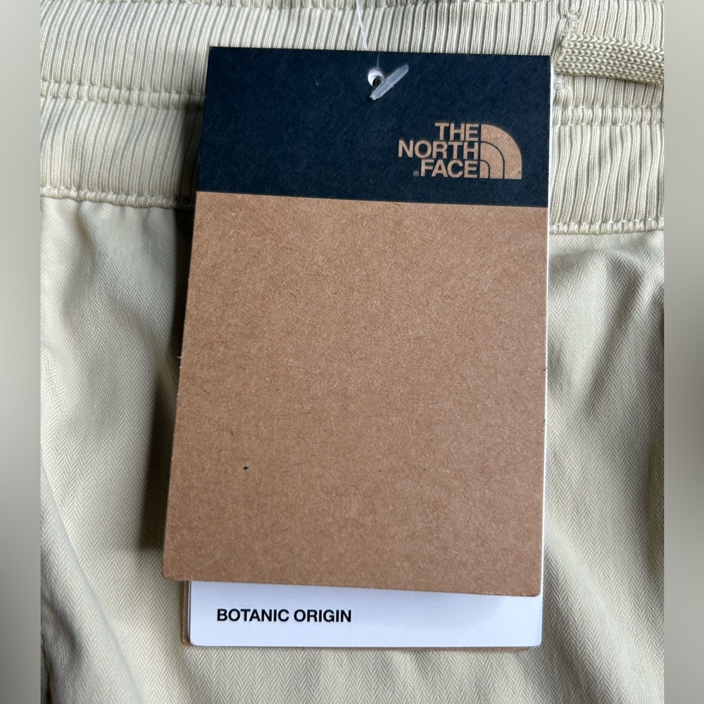 The North Face NWT Aphrodite Motion Capri Pants Size 3XL Gravel Beige 43x24.5 - Picture 9 of 14